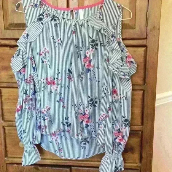 COPY - Xhilaration:Blouse:Size Large - Picture 1 of 5